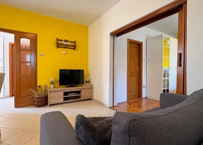Folo Apartment *