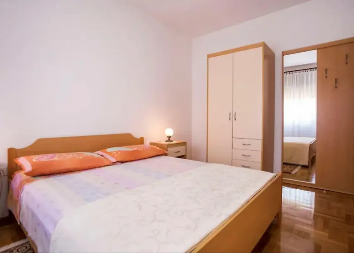 Folo Apartment *
